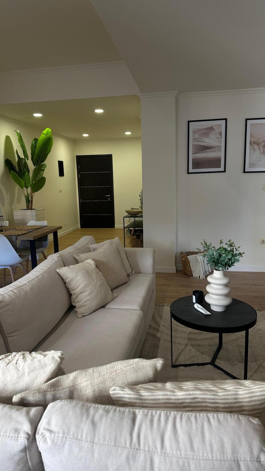 Gjirokastra Design Apartments ภายนอก รูปภาพ